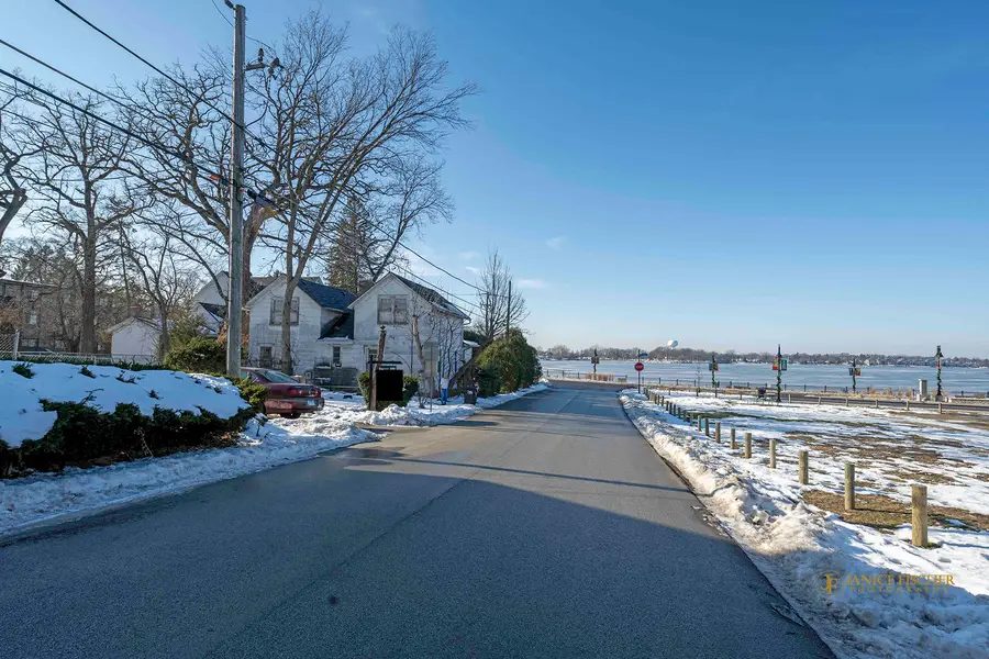 15 Lake Street, Lake Zurich, IL 60047 - #2