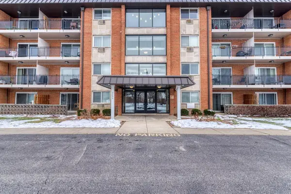2234 S Goebbert Road #118, Arlington Heights, IL 60005