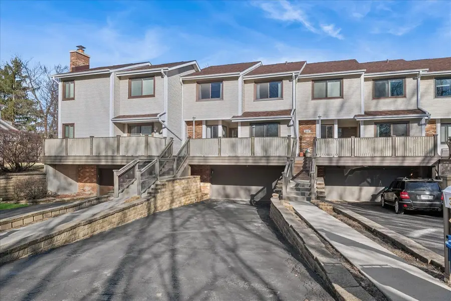 3120 Antelope Springs Road, Northbrook, IL 60062 - Image #2