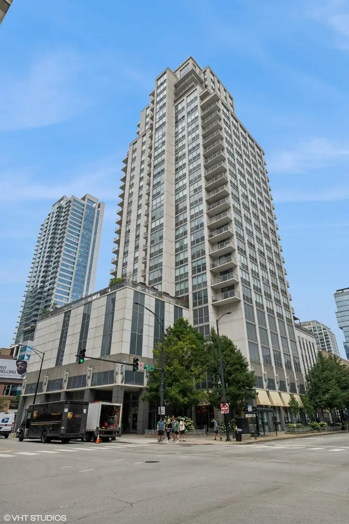 200 W Grand Avenue #2303, Chicago, IL 60654 - Image #1