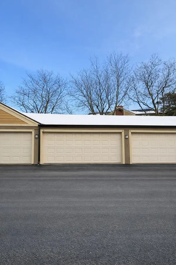 122 Glengarry Drive #G15-16, Bloomingdale, IL 60108