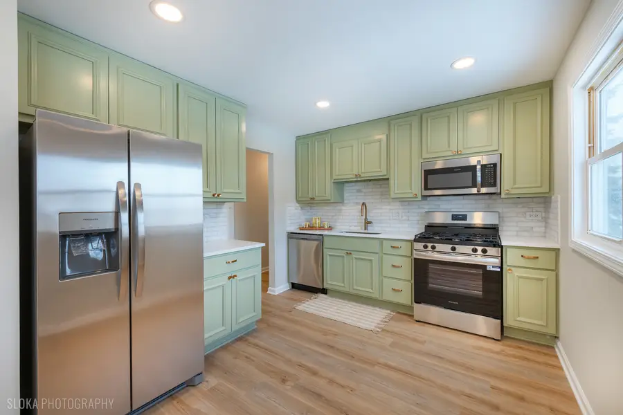 305 E Country Drive, Bartlett, IL 60103 - Image #3