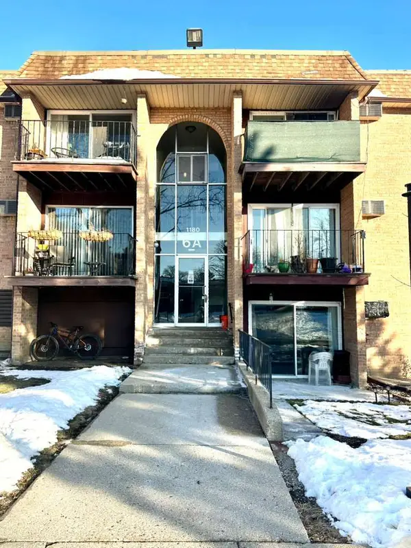 1180 Meadow Lane #108, Hoffman Estates, IL 60169