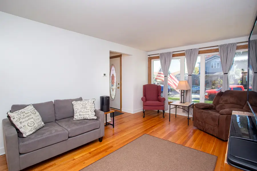 5154 S Nordica Avenue, Chicago, IL 60638 - Image #2