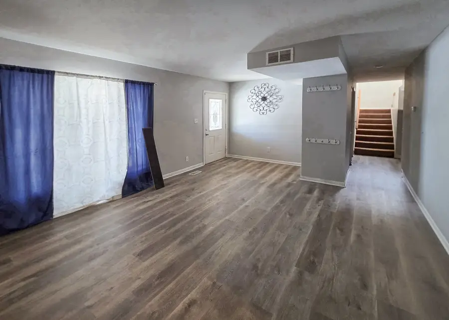 719 Surrey Drive, Streamwood, IL 60107 - Image #2