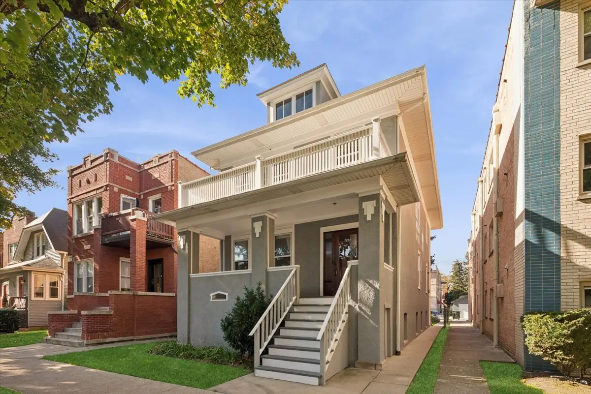 7252 N Bell Avenue, Chicago, IL 60645 - #1
