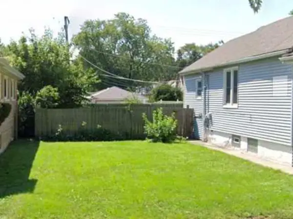 1113 W 123rd Street, Calumet Park, IL 60827