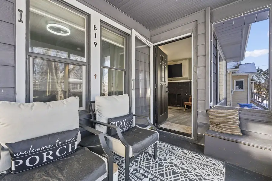 819 N Ash Street, Waukegan, IL 60085 - Image #3