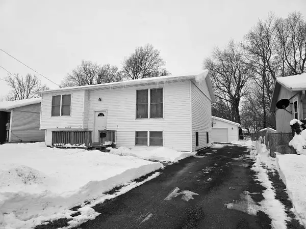 2017 E Le Fevre Road, Sterling, IL 61081
