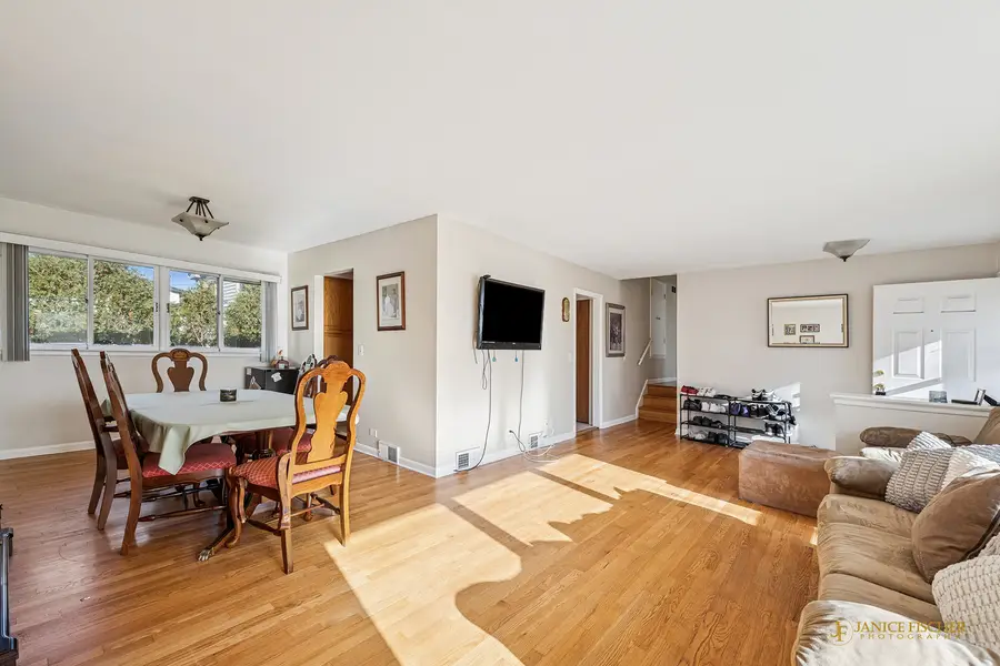 606 Edwards Avenue, West Dundee, IL 60118 - Image #3