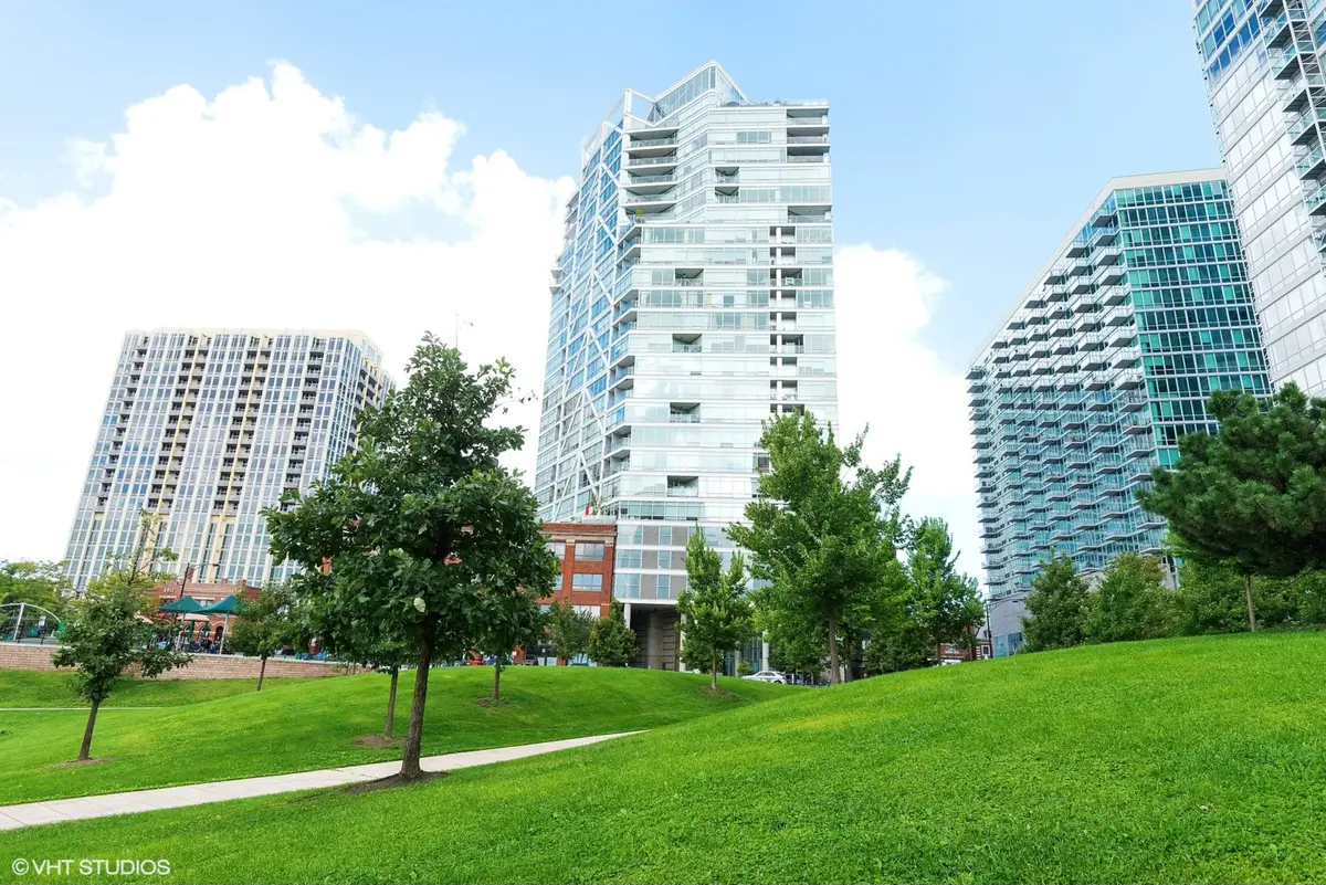 510 W Erie Street #P202, Chicago, IL 60654 - Image #1