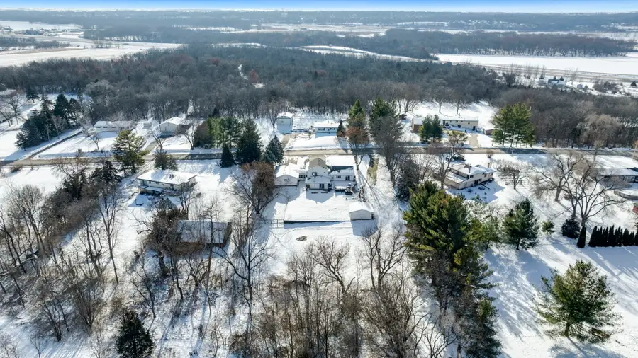 1584 W Fairview Road, Freeport, IL 61032 - Image #3