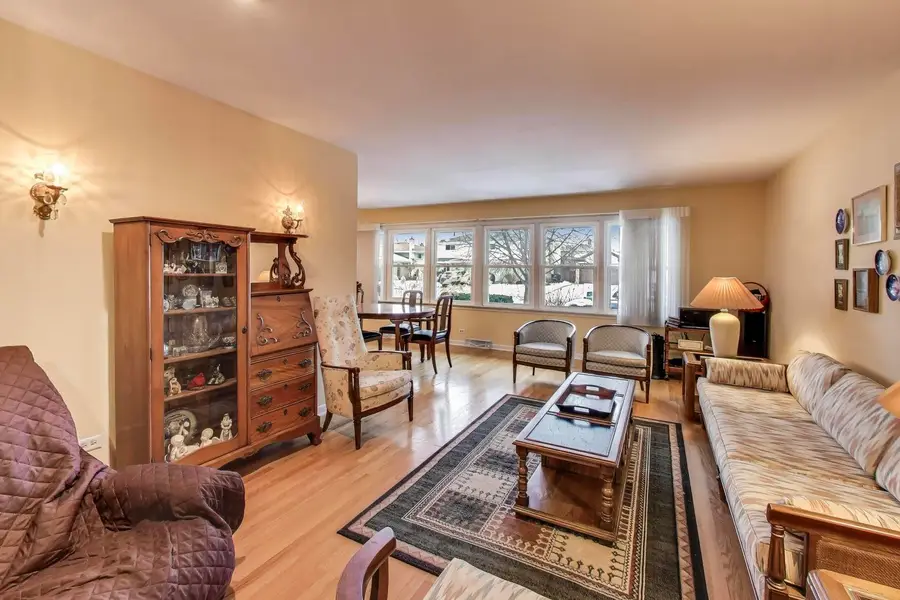 7621 Davis Street, Morton Grove, IL 60053 - Image #3