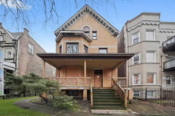 Address Withheld By Seller, Chicago, IL 60637