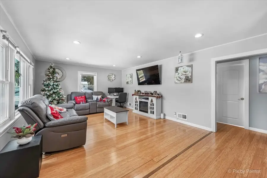 Address Withheld By Seller, Elgin, IL 60120 - Image #2