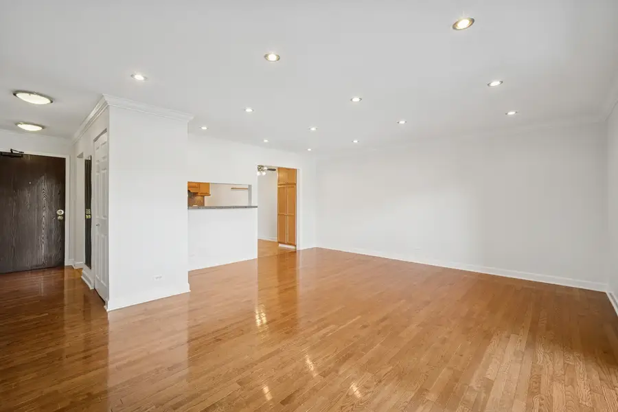 675 Grove Terrace #208, Elk Grove Village, IL 60007 - Image #3