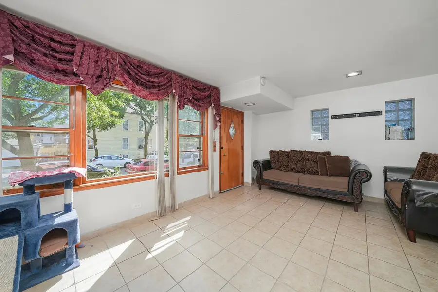 4350 W Shakespeare Avenue, Chicago, IL 60639 - Image #3