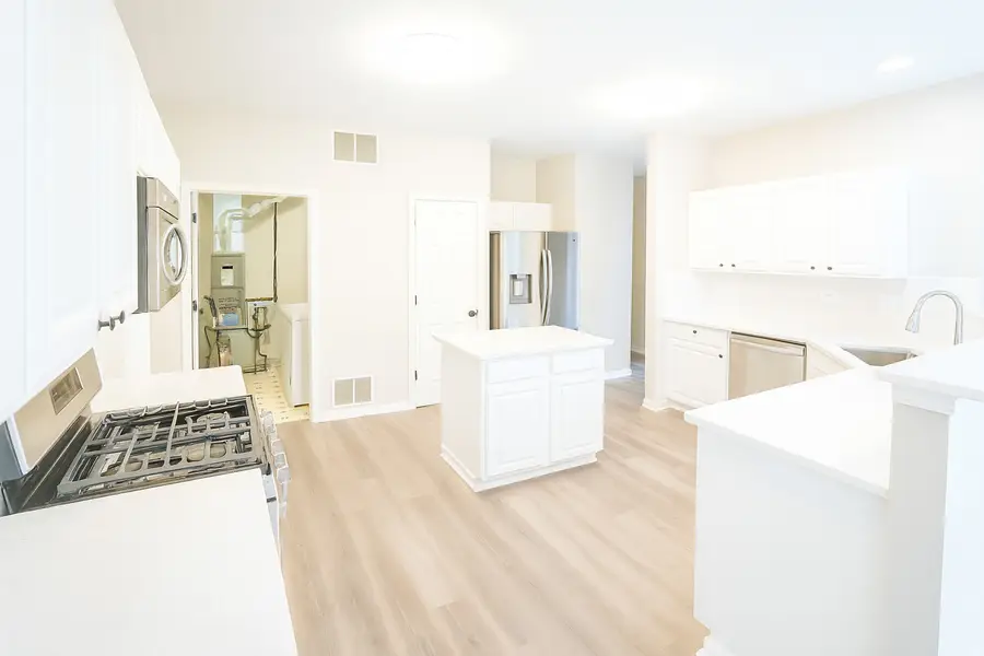 1037 Parkhill Circle #1037, Aurora, IL 60502 - Image #3