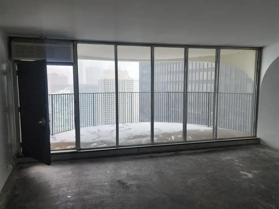 300 N State Street #4629, Chicago, IL 60654 - Image #2