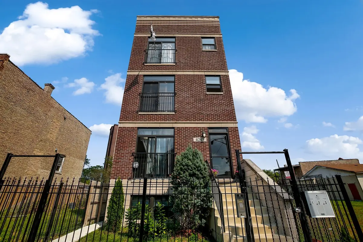 4245 S Langley Avenue #2, Chicago, IL 60653 - Image #1