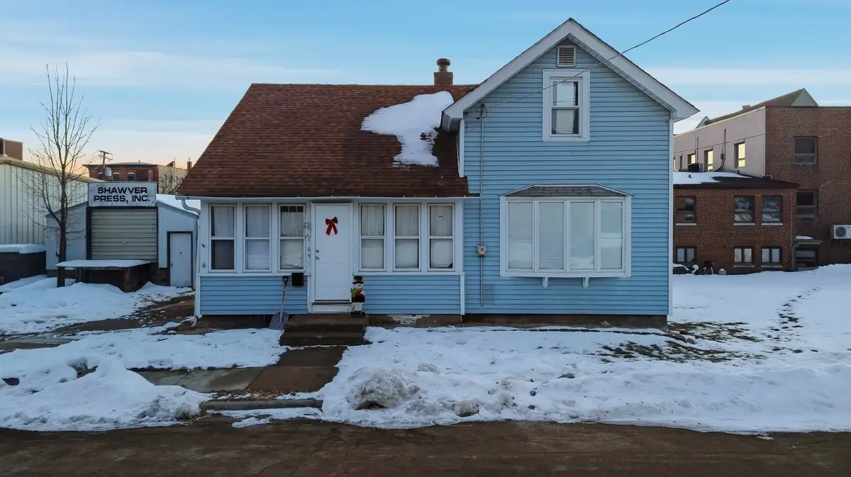 105 E Knox Street, Morrison, IL 61270 - Image #1