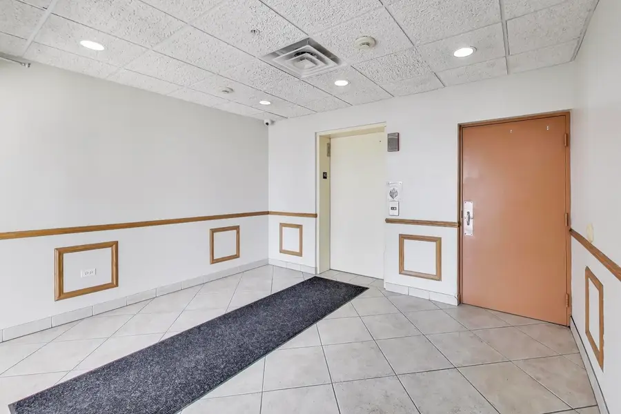 4534 N Cumberland Avenue #101, Chicago, IL 60656 - Image #2