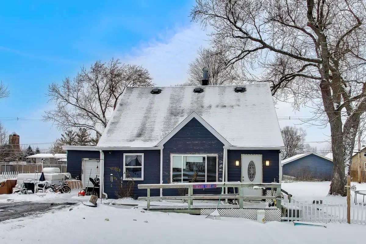 4910 Parkview Drive, McCullom Lake, IL 60050 - Image #1