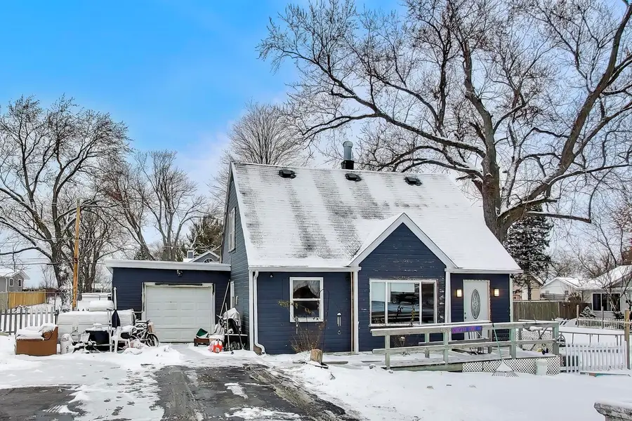 4910 Parkview Drive, McCullom Lake, IL 60050 - Image #2