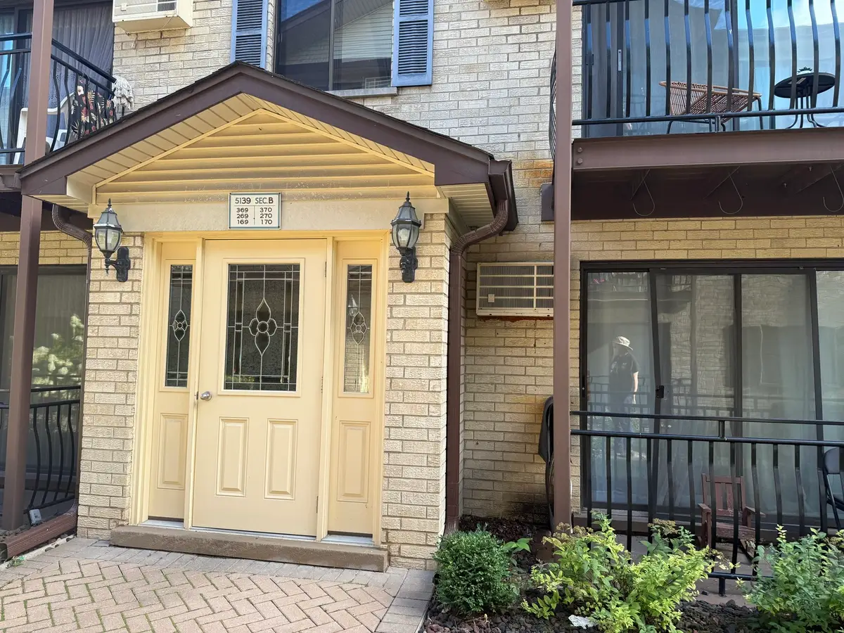 5139 N East River Road #170B, Chicago, IL 60656 - Image #1