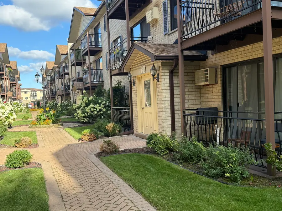 5139 N East River Road #170B, Chicago, IL 60656 - Image #3