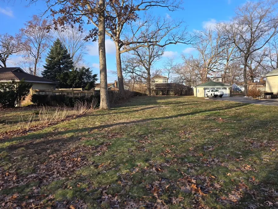 11156 S Worth Avenue, Worth, IL 60482 - Image #2