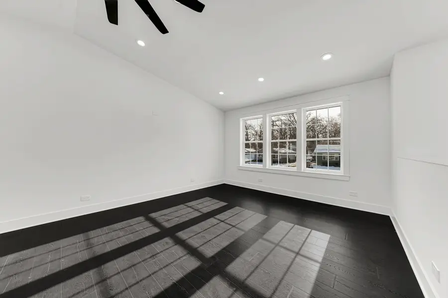 17830 W Winnebago Drive, Grayslake, IL 60030 - Image #2