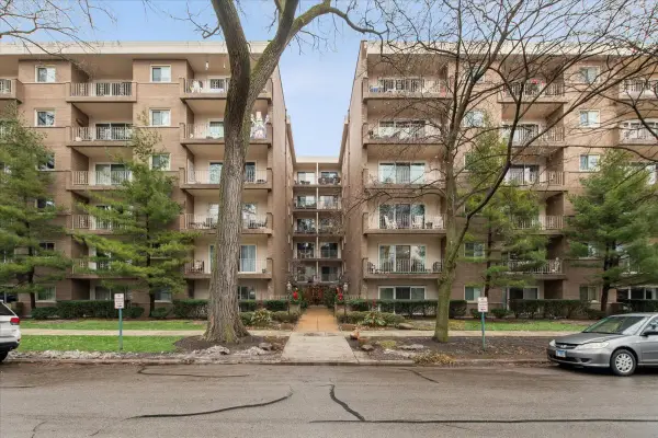 411 Ashland Avenue #1A, River Forest, IL 60305
