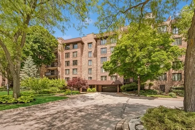 3810 Mission Hills Road #306, Northbrook, IL 60062 - Image #1