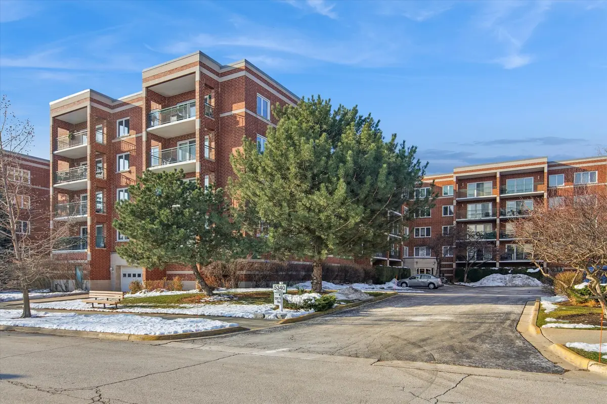 5340 N Lowell Avenue #301, Chicago, IL 60630 - Image #1