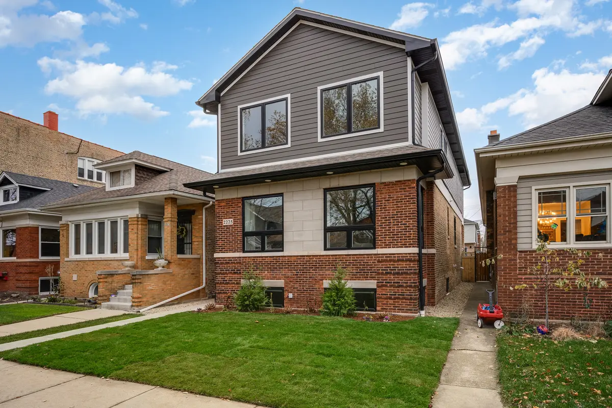 2225 W Carmen Avenue, Chicago, IL 60625 - Image #1