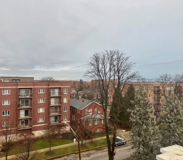 1325 Perry Street #606, Des Plaines, IL 60016