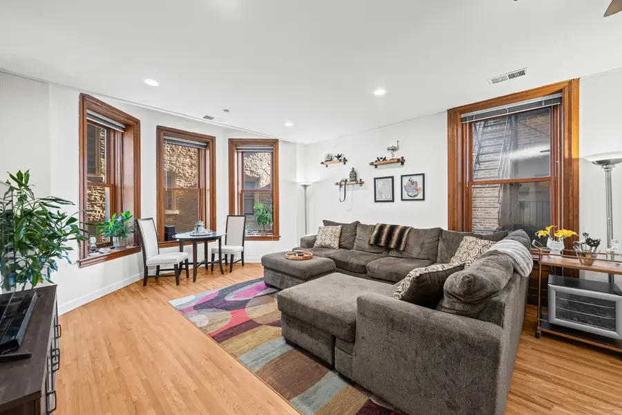 550 W Surf Street #215, Chicago, IL 60657 - Image #3