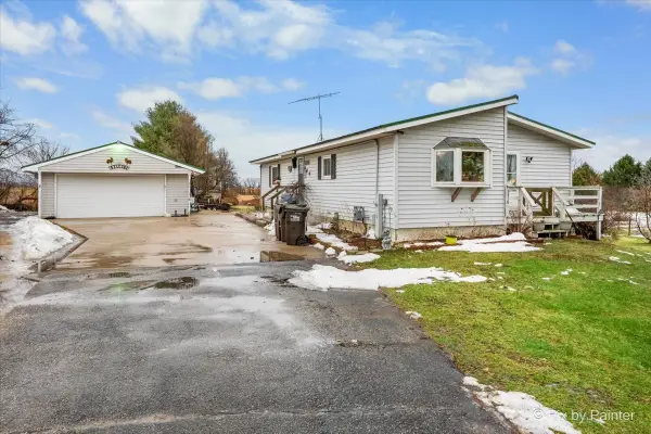 9416 Kemman Road, Hebron, IL 60034