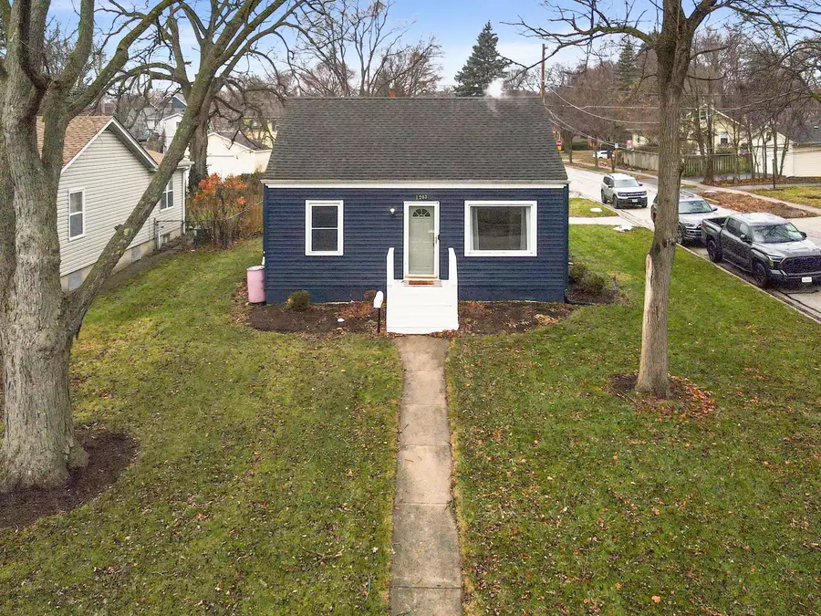 1203 Elm Street, Saint Charles, IL 60174 - Image #2