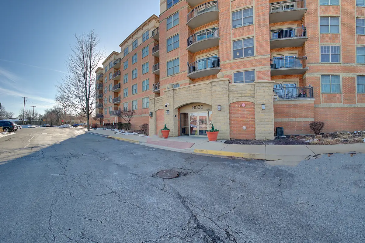 9530 Cook Avenue #414, Oak Lawn, IL 60453 - Image #1