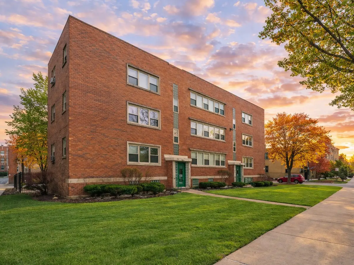 205 Custer Avenue #2, Evanston, IL 60202 - Image #1