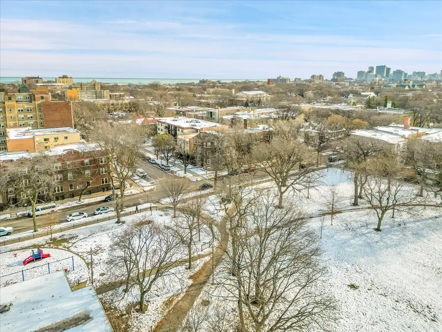 1647 W Sherwin Avenue #1, Chicago, IL 60626 - Image #2