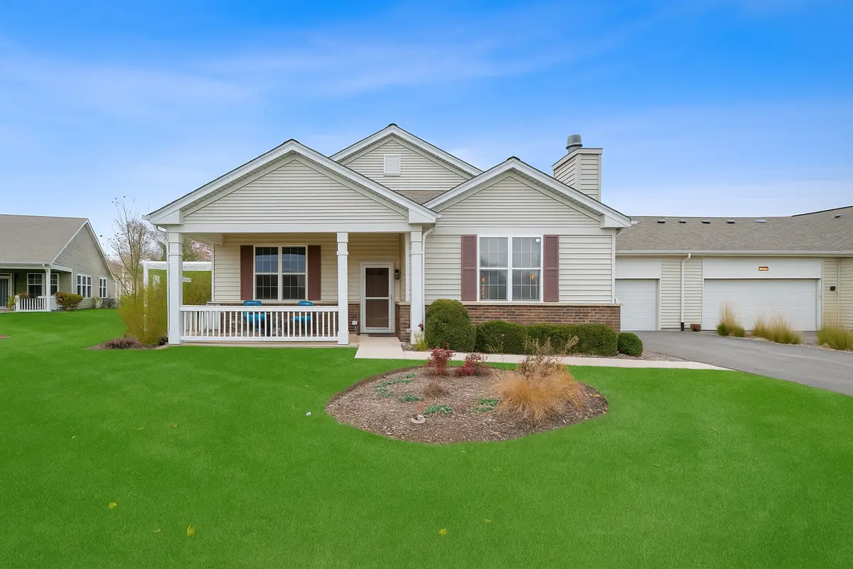 672 N Falls Circle, Pingree Grove, IL 60140 - Image #1