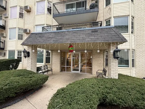 5510 Lincoln Avenue #B409, Morton Grove, IL 60053