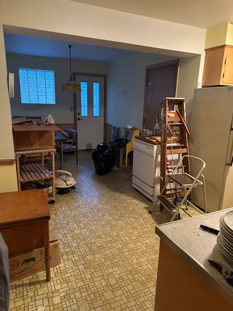 4050 W Columbia Avenue, Lincolnwood, IL 60712 - #3