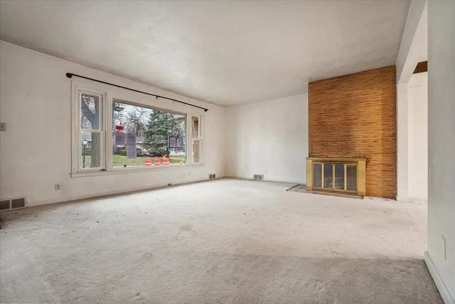 7 Walker Drive, Bloomington, IL 61701 - Image #2