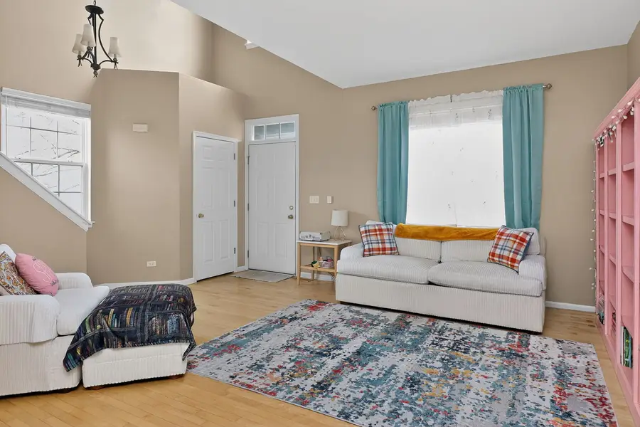 4781 Highwood Lane, Lake In The Hills, IL 60156 - #3