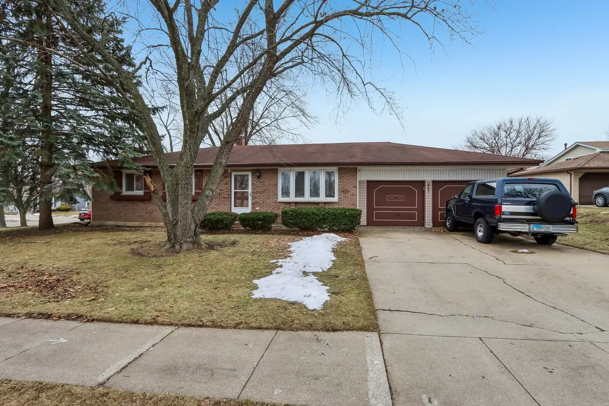 641 Winthrop Avenue, Glendale Heights, IL 60139 - #1