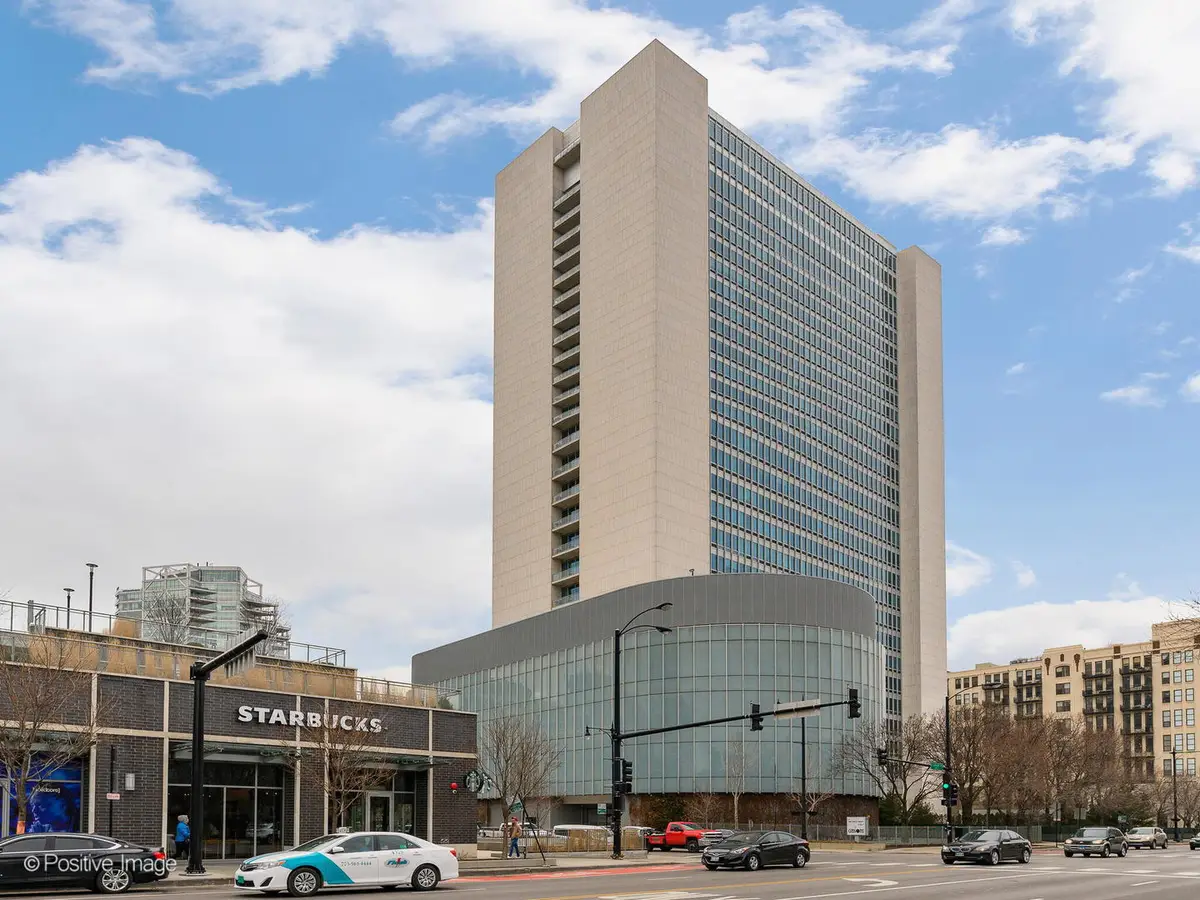 500 W Superior Street #1202, Chicago, IL 60654 - #1